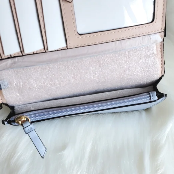 VICTORIA'S SECRET WALLET - Picture 5 of 8